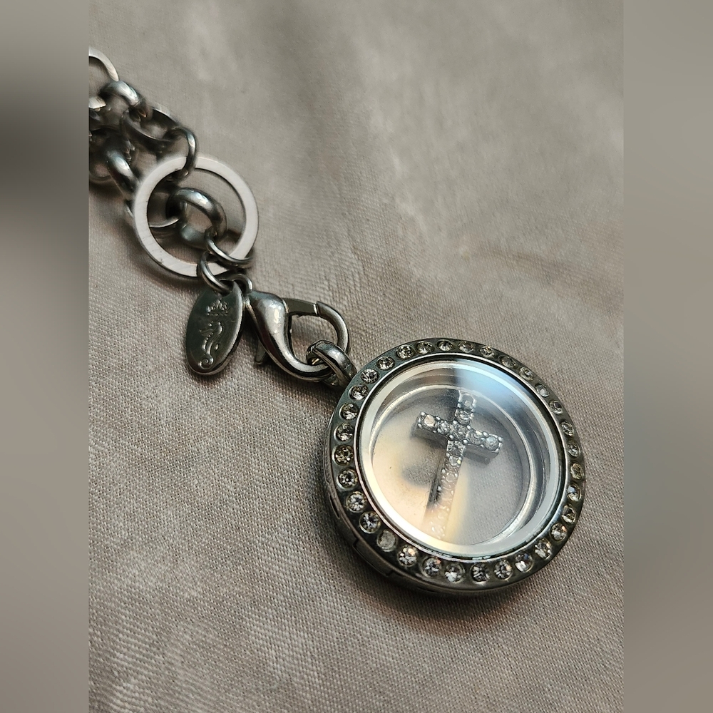 Floating Locket Necklace and Ring - Picture 3 of 5